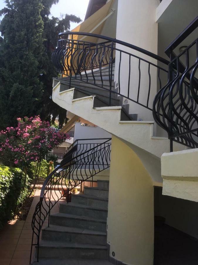 Marco'S Appartments Nea Poteidaia Exterior photo